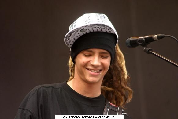 rbd vs. tokio hotel shy fost rbd aqm imi scot totzi ochii fost fana shy etc :-@ simt