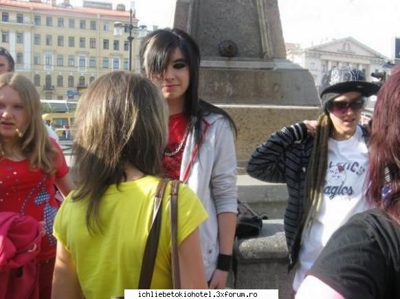 mike lu` bill are prieten sau prietena nici stiu ce`i ala/aia care vrea afie dublura tom..iaute poza