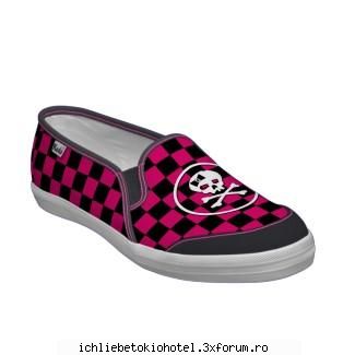 ador accesorile astea  :nebun: , mai ales cele in combinatia roz si negru. :nebun:
1.