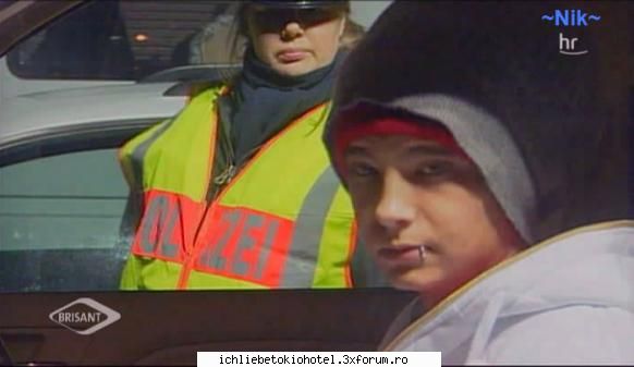 =))))..ce scump e cu caciuloiu ala in tom - controlat de politia din hamburg