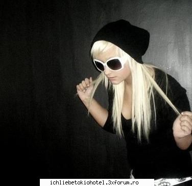 nota cum face? asta pitzy.. care puso poza.. biaxx... 2.. ღ^~*AdmInIstraToR*~^ღ