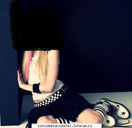 who it`? punk,sa nascut canada iar sotul enumeste derek.. dupa stilu dupa par trebui ღ^~*AdmInIstraToR*~^ღ