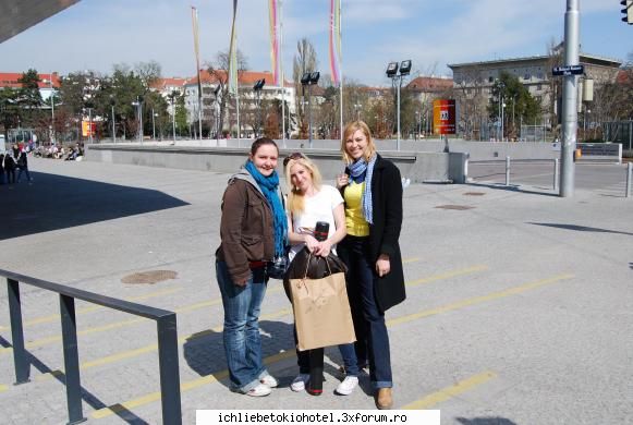 proiect tokio hotel romania fan -clubului oficial din austria) totodata cea care le-a dat cadoul l-a