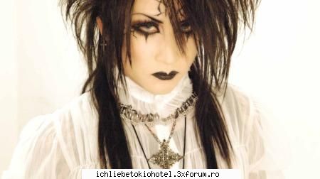 bands...2 love stories x:il avem acum fir tom kaulitz!o rog intre p**a mea dezbateti atata?!?ca