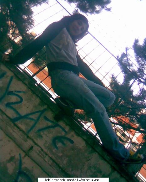 pozele noastre... stiu mumoasa mik....te besssc mult tot acuma pun poze mine...app mada mai pune ღ^~*AdmInIstraToR*~^ღ