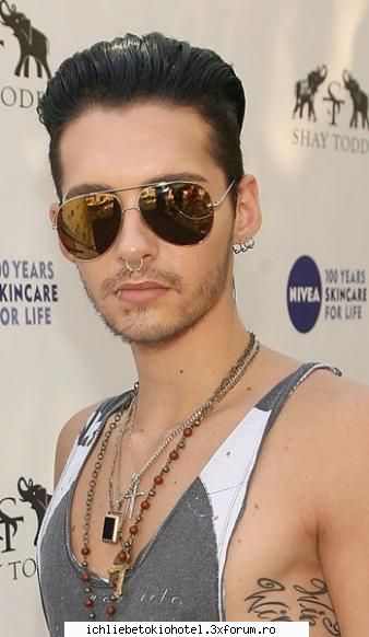 :) primul tom, acum si bill