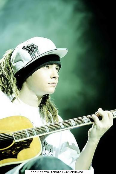 2 bands...2 love stories - off topic.... intri la topicul cu ficuri si - ღArhiva fan`ficuriღ