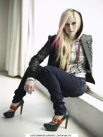 Avril Lavigne - roxy - ღOther Bandsღ