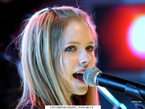 Avril Lavigne - roxy - ღOther Bandsღ