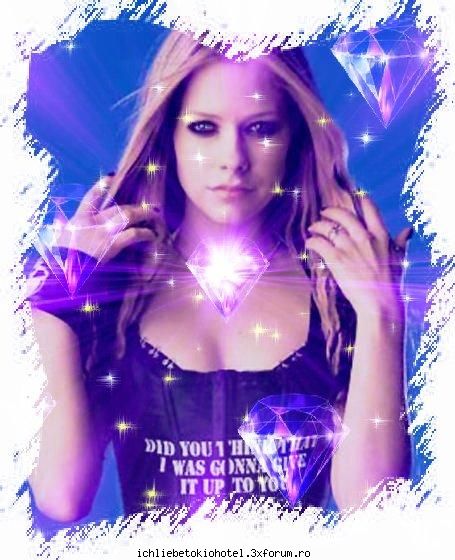 Avril Lavigne - o adour.......imi place mult melodia skater boy - ღOther Bandsღ