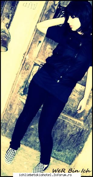 Pozele noastre... - imi place modelu` rochitzei si tu etsi super - ღHallo!!ღ
