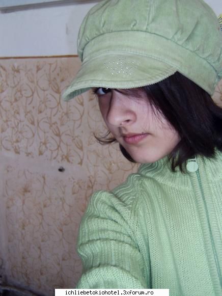 te ador  :nebun:  :nebun:  :nebun:  
o clp.... se baga shi jeh pe ici pi colo  :rotfl: 

prin