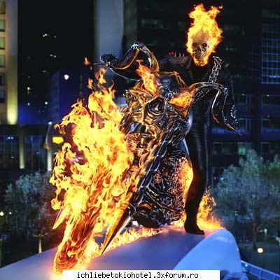 Reptile mai presus de oameni - Se apropie de ea,Ea se da inapoi�.Flame - ღFicurile neterminateღ