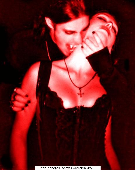 ....::::Vampires::::.... - monik2monik - ღCafeneaღ