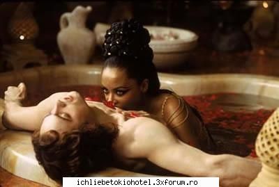 ....::::Vampires::::.... - am o multzime de poze cu vampiri....sa pun cateva - ღCafeneaღ