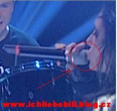 fun...about bill... - hmm..microfonule...ce bine sarutzi....nu vrei u - ღRecycle binღ