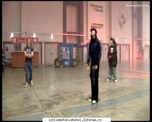 fun...about bill... - mia luat pasarea aia urata si scartzara pungutz - ღRecycle binღ