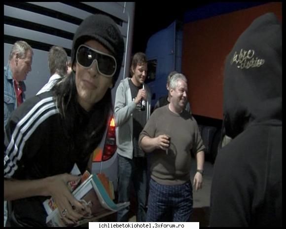 picture about bill...... - sshh..am luat toate revistele porno ale lui - ღBillღ