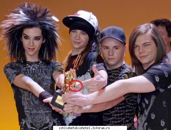 picture(funny) - nu stiam ca tom isi face unghiile ! - ღTomღ