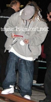 picture(funny) - ia sa vedem..ce avem aici....Tom te iubesc..Tom - ღTomღ